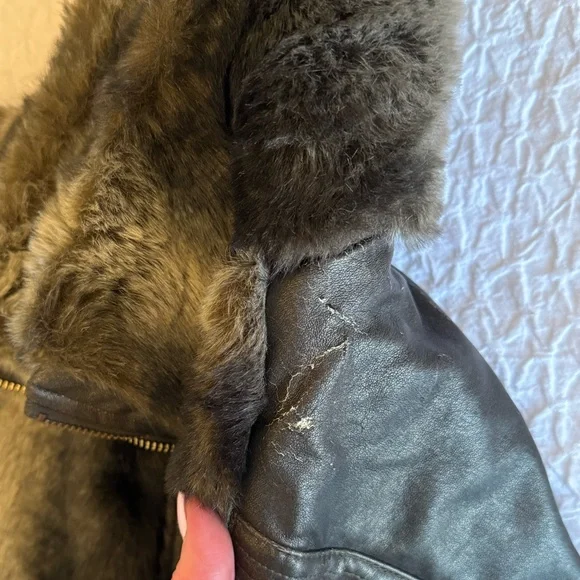 Big Chill Faux Fur & Leather Trim Vest – Size M - Picture 13 of 13